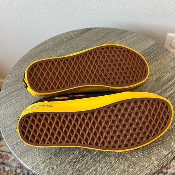 NWOT Vans Old Skool Black National Geographic Photo Aark Animal Sneakers sz 6.5 - Picture 13 of 16